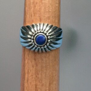 Vintage Native Sterling and Lapis Lazuli Domed Ring - Sz 9
